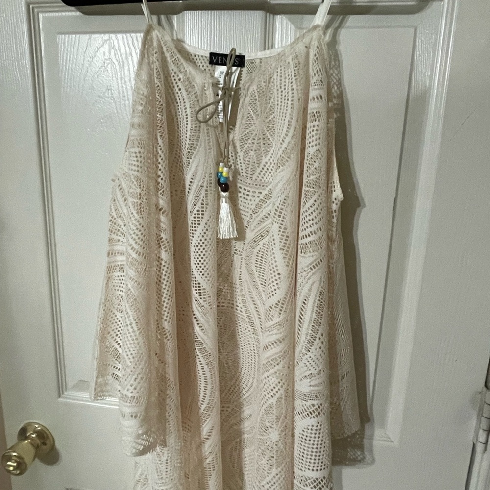 Venus Cover Up NEVER worn. Size S/M cute bead detail